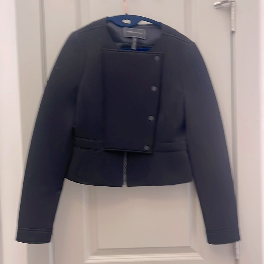 BCBG sz Small scuba material short jacket!